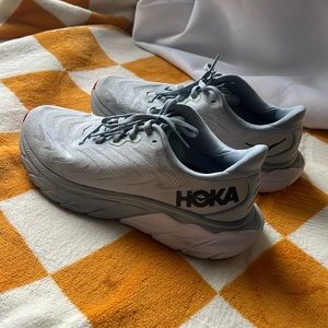 Light Blue Hoka Women’s size 7.5 Sneakers Arahi 6